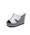 Women's Sandals Summer Comfort Patent Leather Outdoor